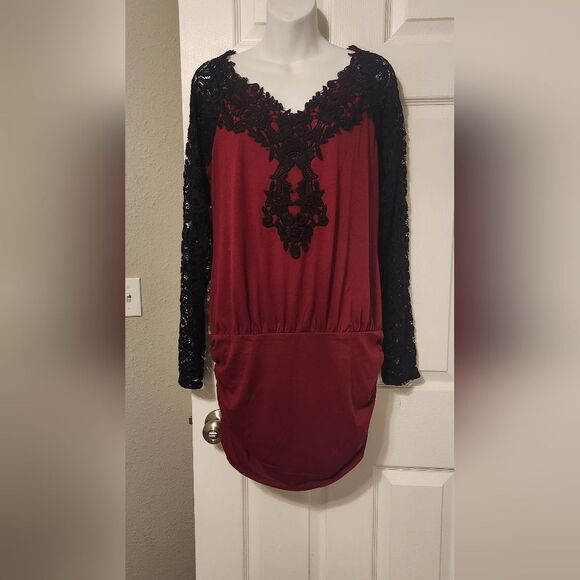 Venus Ruched top - Picture 2 of 9